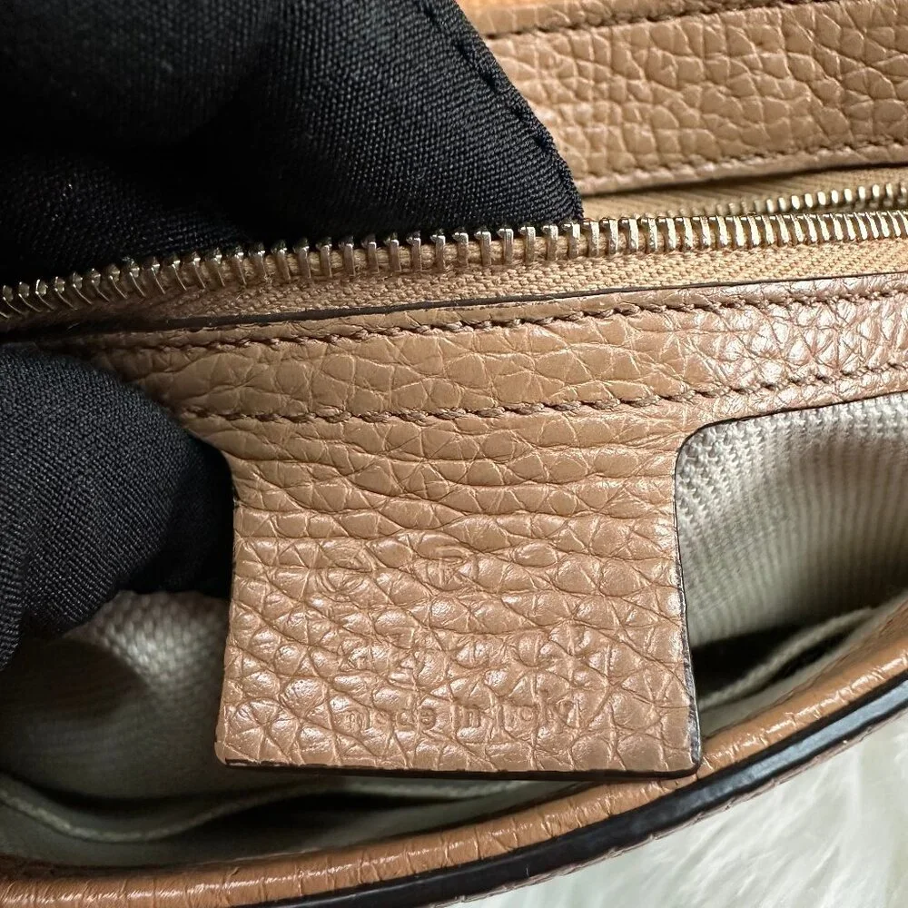❌SOLD❌ Authentic Gucci Medium Soho Pebbled Clafskin Leather Long Flap Crossbody - Picture 13 of 17